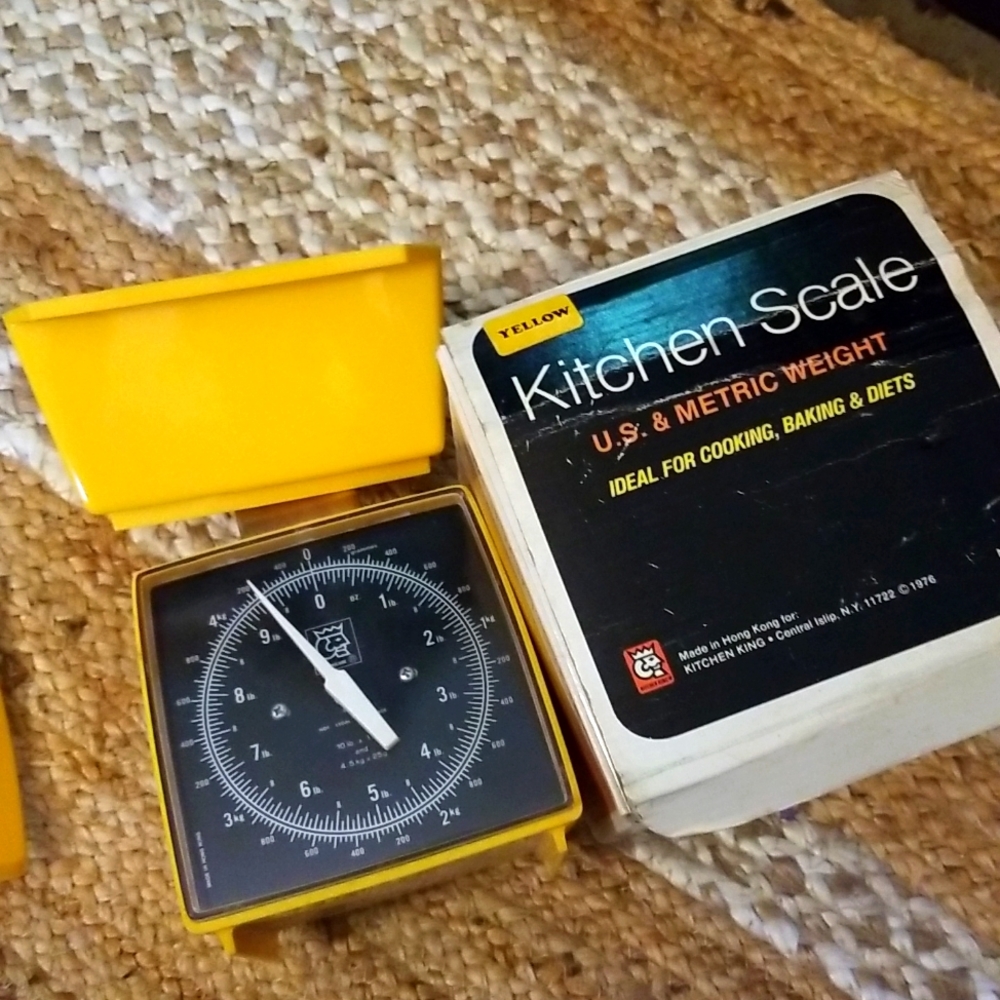 Vintage Kitchen King Yellow Kitchen Scale w Box